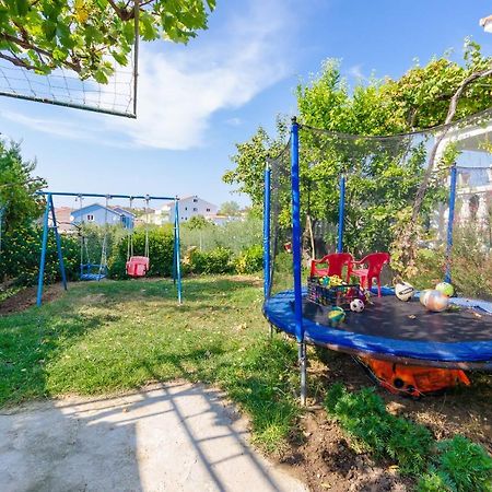 לופאר Apartments Pela מראה חיצוני תמונה