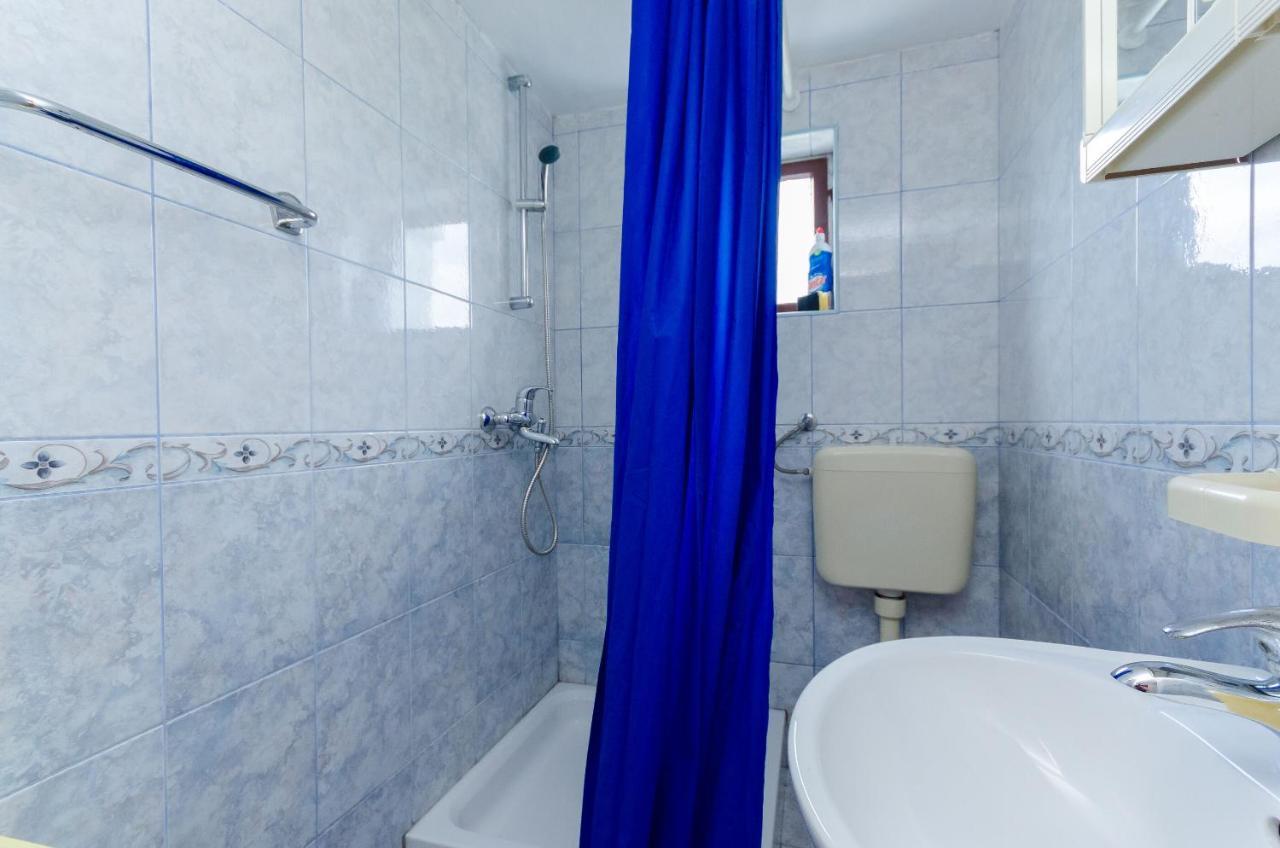 לופאר Apartments Pela מראה חיצוני תמונה